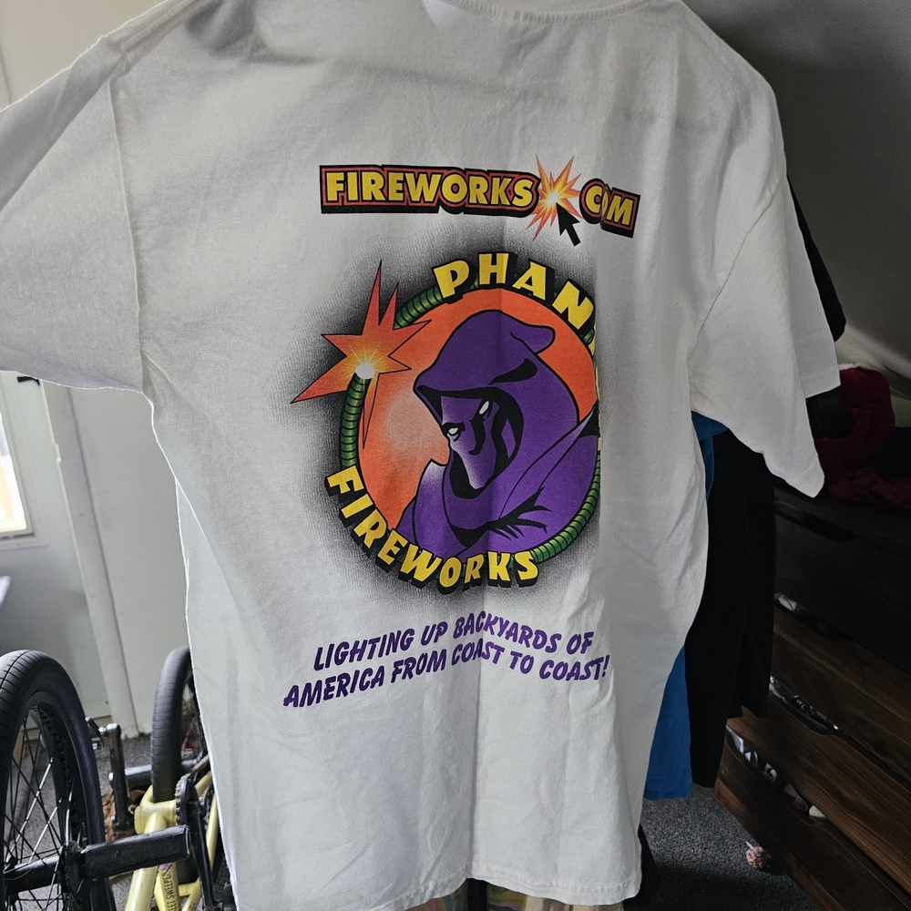 Vintage Phantom Fireworks Graphic T-Shirt - Picture 2 of 2
